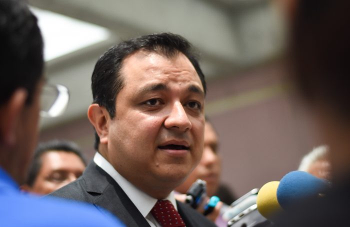 Pese a no pertenecer a Xalapa, a vecinos de 4 Soles se les atenderá en seguridad: Américo