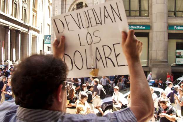 ¿Por qué los argentinos están obsesionados con el dólar?