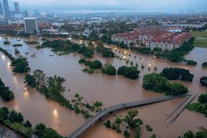 Ordenan evacuar a 50 mil personas en Houston por Harvey