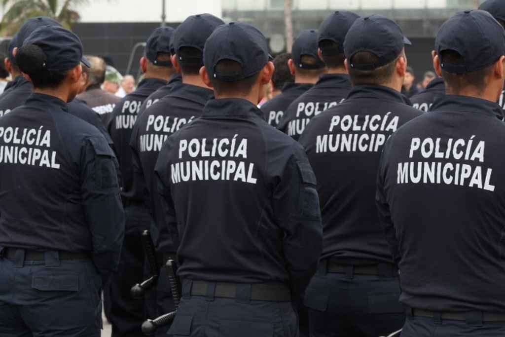 Policía Municipal aún no usa armas por falta de autorización del gobierno estatal, informa Alcalde