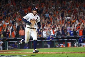 Astros toman ventaja en histórico juego