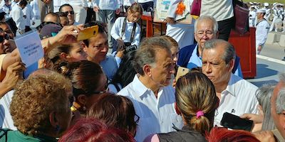 Exigen jubilados a gobierno estatal pago del seguro de retiro