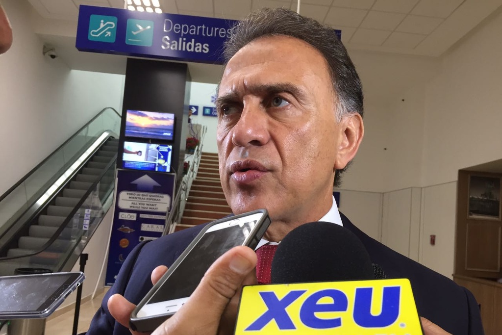 Lo que se vendió fue pura chatarra: Yunes Linares (+fotos)
