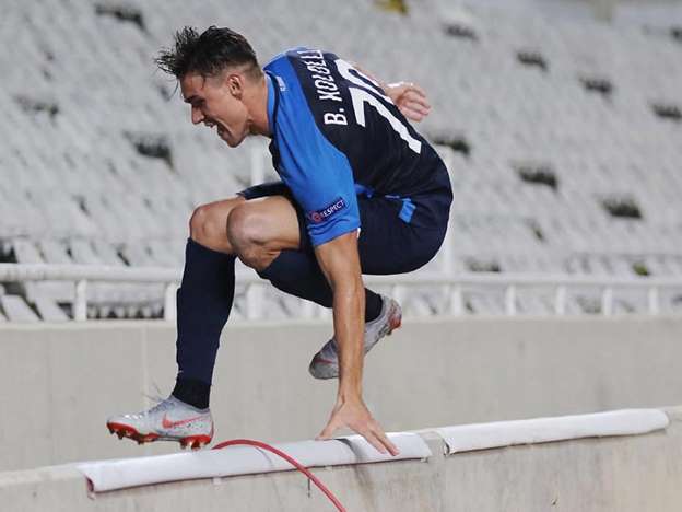 Celebra a lo ‘loco’ y ‘desaparece’ del estadio
