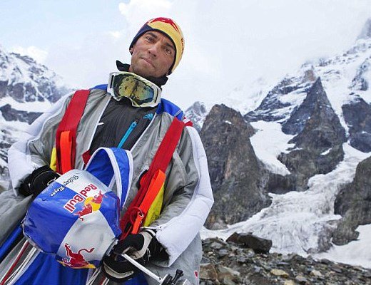 Muere saltador de base al intentar hazaña desde más de 6 mil metros