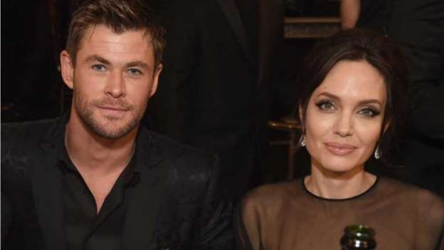 Por esta foto de los Golden Globes han llamado “rompehogares” a Angelina Jolie