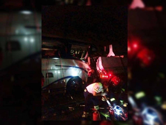 Choque en Autopista el Sol deja un muerto 33 heridos