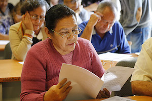 Educación de adultos mexicanos en EU cae 30% por Trump: INEA
