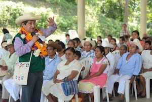 Difunde diputado en 4 municipios del norte la convocatoria para el Consejo Indígena