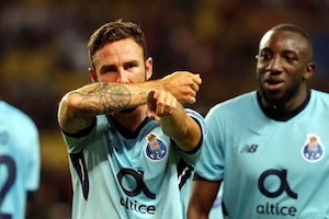 Porto no tiene pensado negociar a Miguel Layún