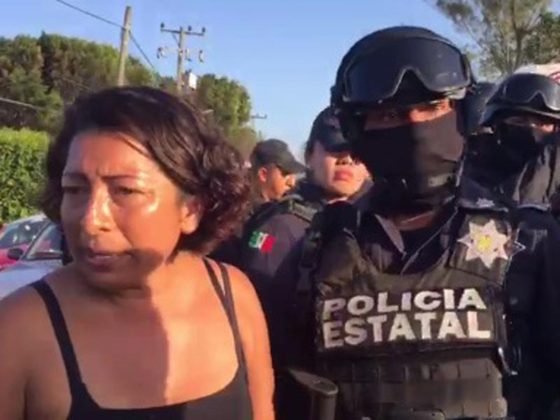 Policías estatales agreden a Reportera y golpean a ciudadanos de Tecolutla.