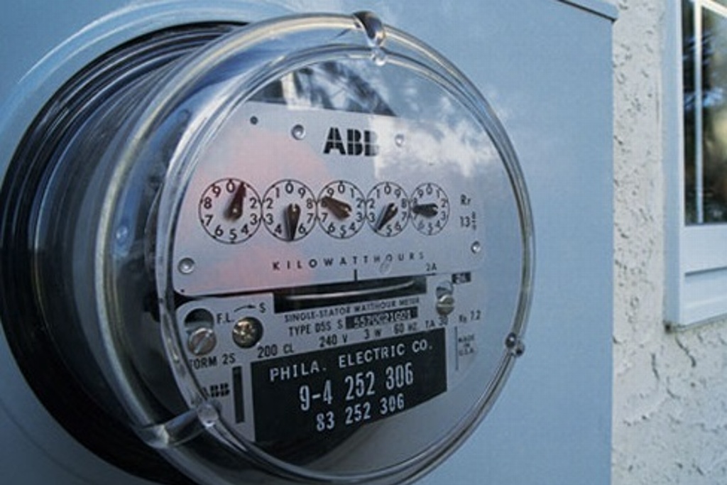 Denuncia iniciativa privada aumento de hasta 80% en tarifas de luz