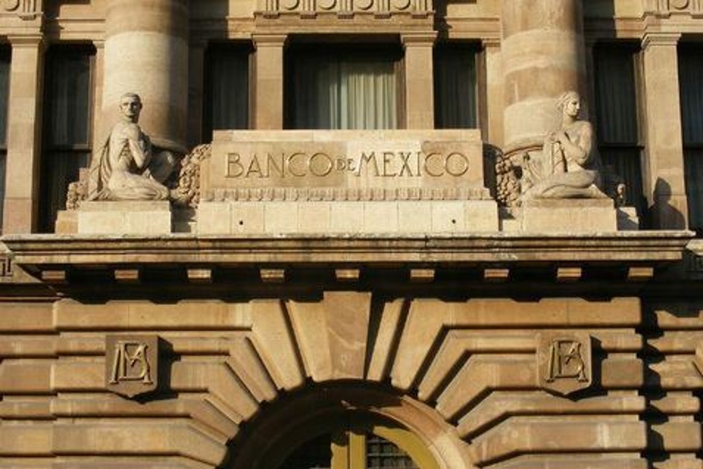 Analistas del Banco de México mejoran expectativas de crecimiento para cierre de 2018