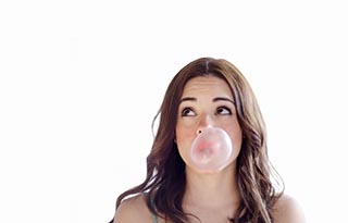 Chicles que cambian de sabor cuando detectan bacterias serán empleados por la medicina