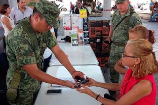 Canjean armas por electrodomésticos en Chiapas
