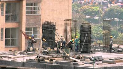 Por falta de obras se desploma el sector de la construcción