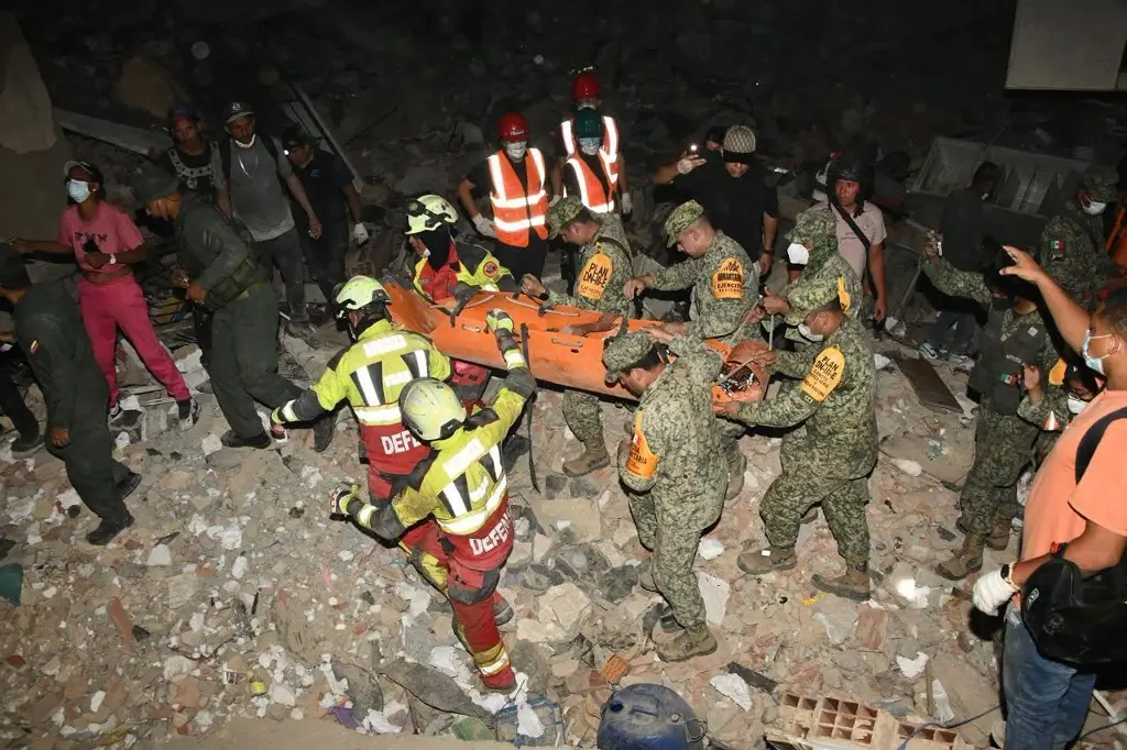 Ejército Mexicano rescata a niño venezolano atrapado en escombros