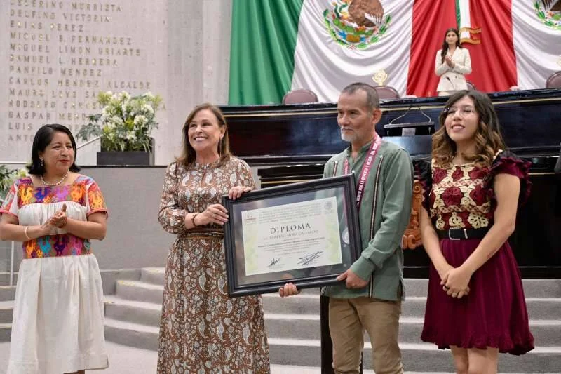 ENTREGA CONGRESO A ROBERTO MORA GALLARDO LA MEDALLA AL MÉRITO AMBIENTAL 2026