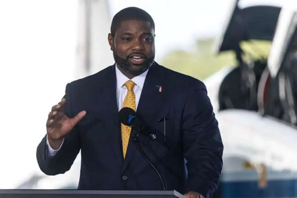 Candidato de Trump y un exrepublicano ahora demócrata, se enfrentarán para gobernar Florida
