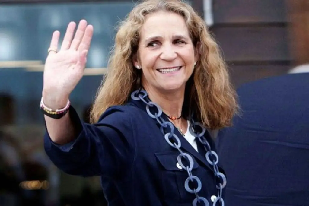 Preocupación porque la infanta Elena viajaba en tren durante choque en España